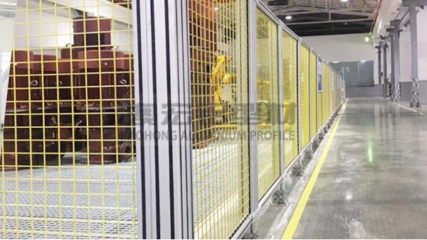 為何專業(yè)領(lǐng)域更信賴鋁型材圍欄？